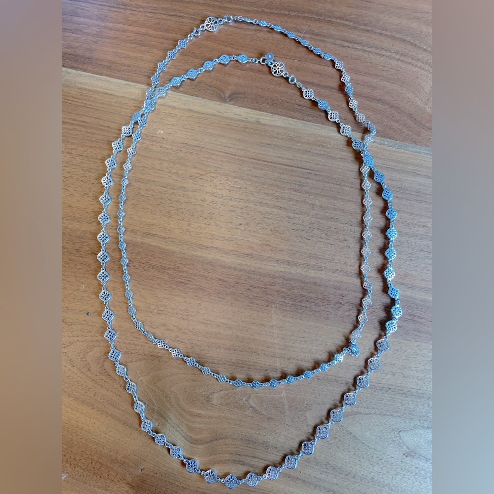 Silver necklace(s)